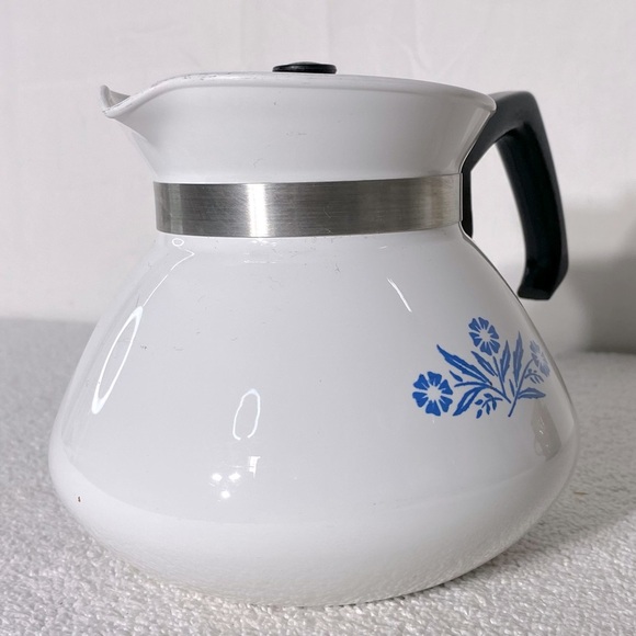 Vintage Corningware Blue Cornflower 6 Cup Teapot - Picture 6 of 11